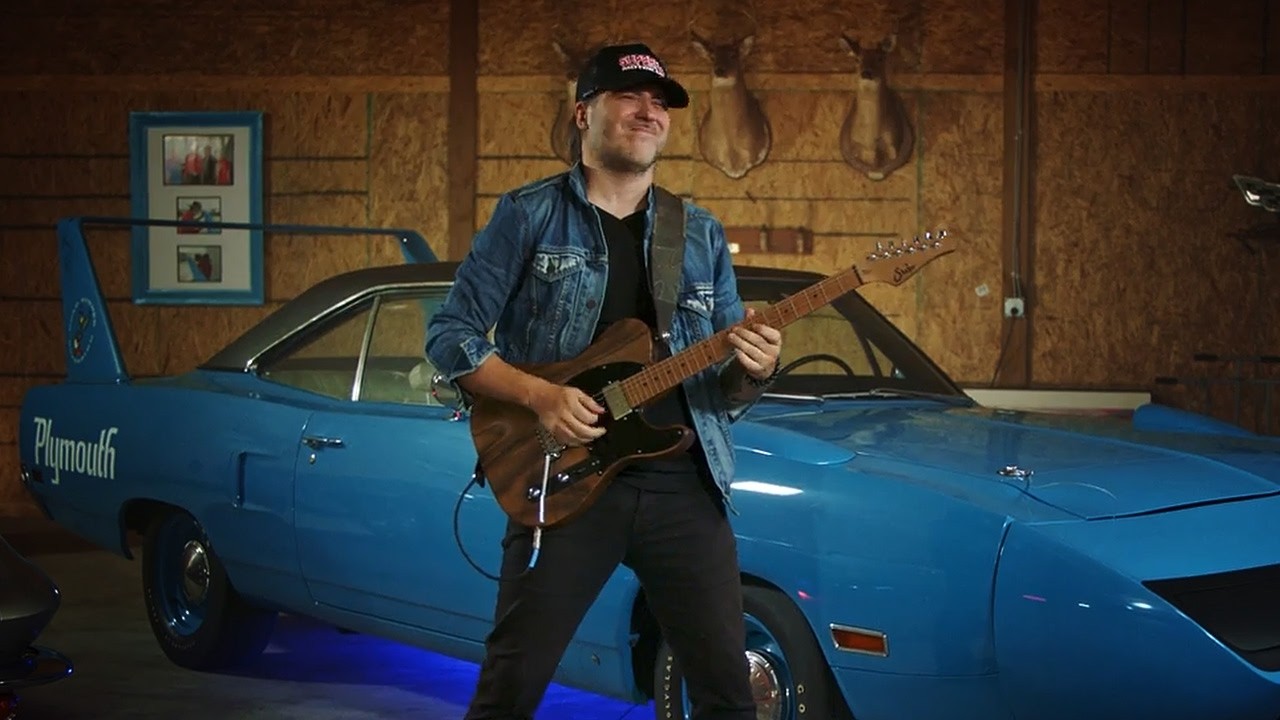 Free Range Chicken feat. Brent Mason (Official Music Video) - Andy Wood