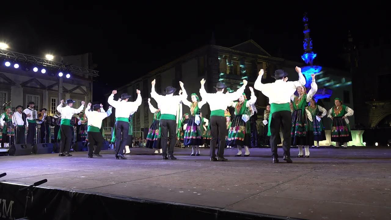 Portuguese folk dance (Grupo Folcl&oacute;rico Geraz do Lima)