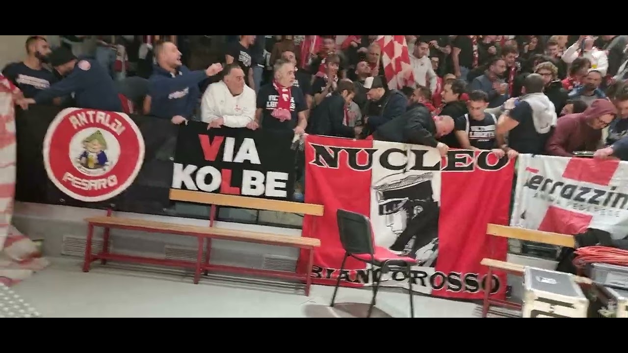 Basket, Reggiana-Pesaro 95-76. La curva marchigiana