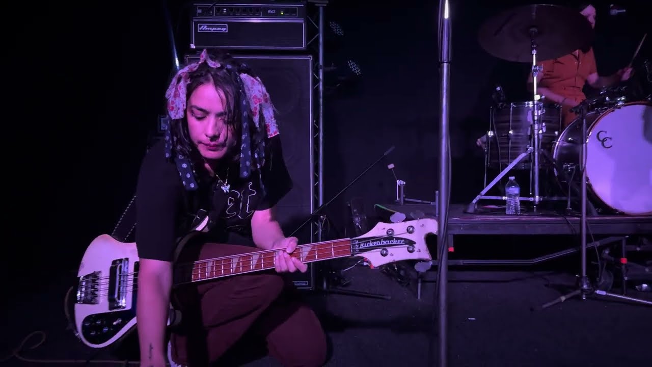 Bees (Live) - Warpaint (4K)