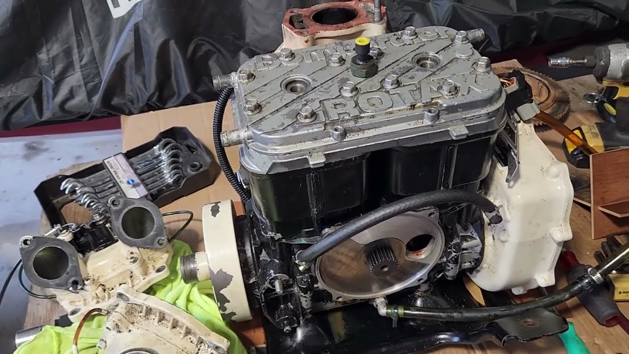Установка шторки газораспределения Rotax 717 / 720 Installing the Rotax 717/720 Valve Timing Curtain