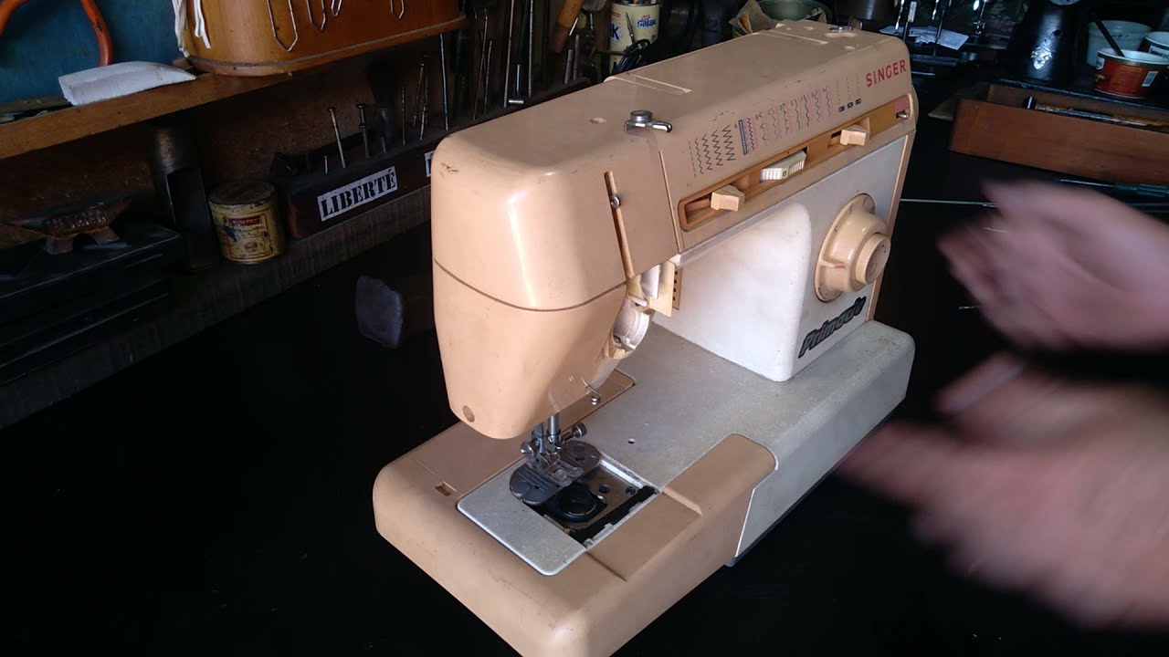 Trocando barra calcador máquina costura Singer Primacie Prêt à Porter Facilita 30 Plus Fashion etc