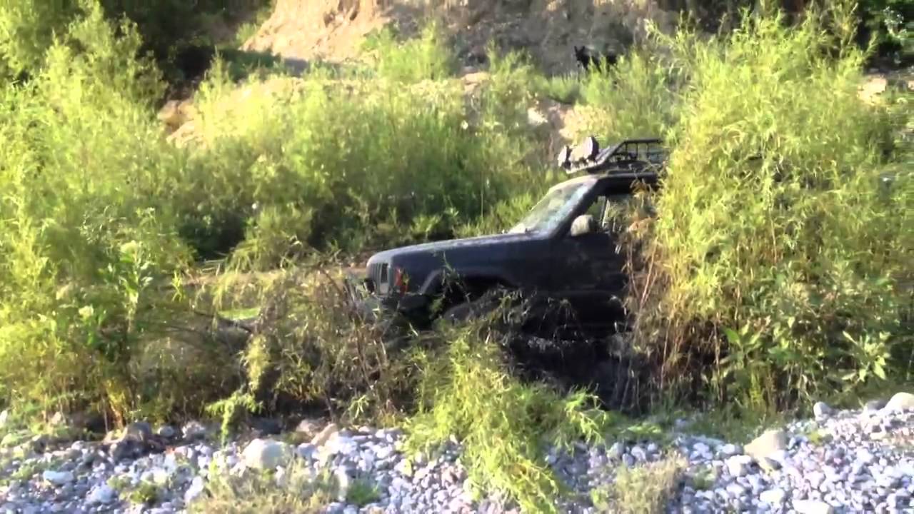 Jeep río pilón