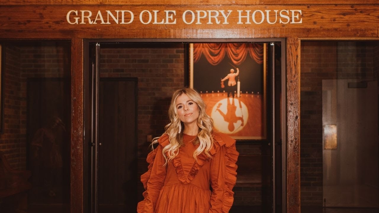 Anne Wilson - Behind The Scenes At The Grand Ole Opry