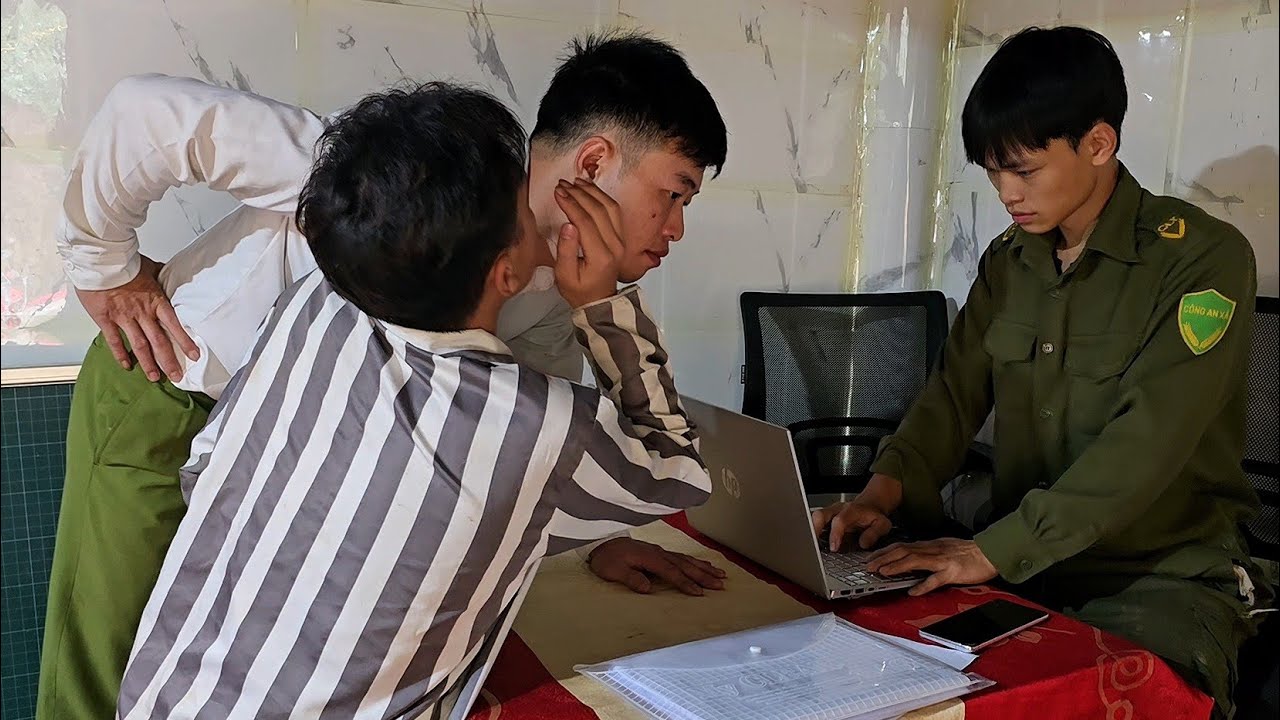 The prisoner interrogation process. Police officer Huong was shocked when he revealed a secret.