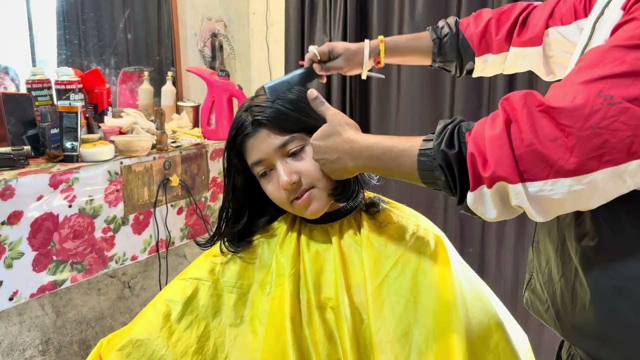 “Stylish Girls Short Haircut | Fresh & Modern Look”
