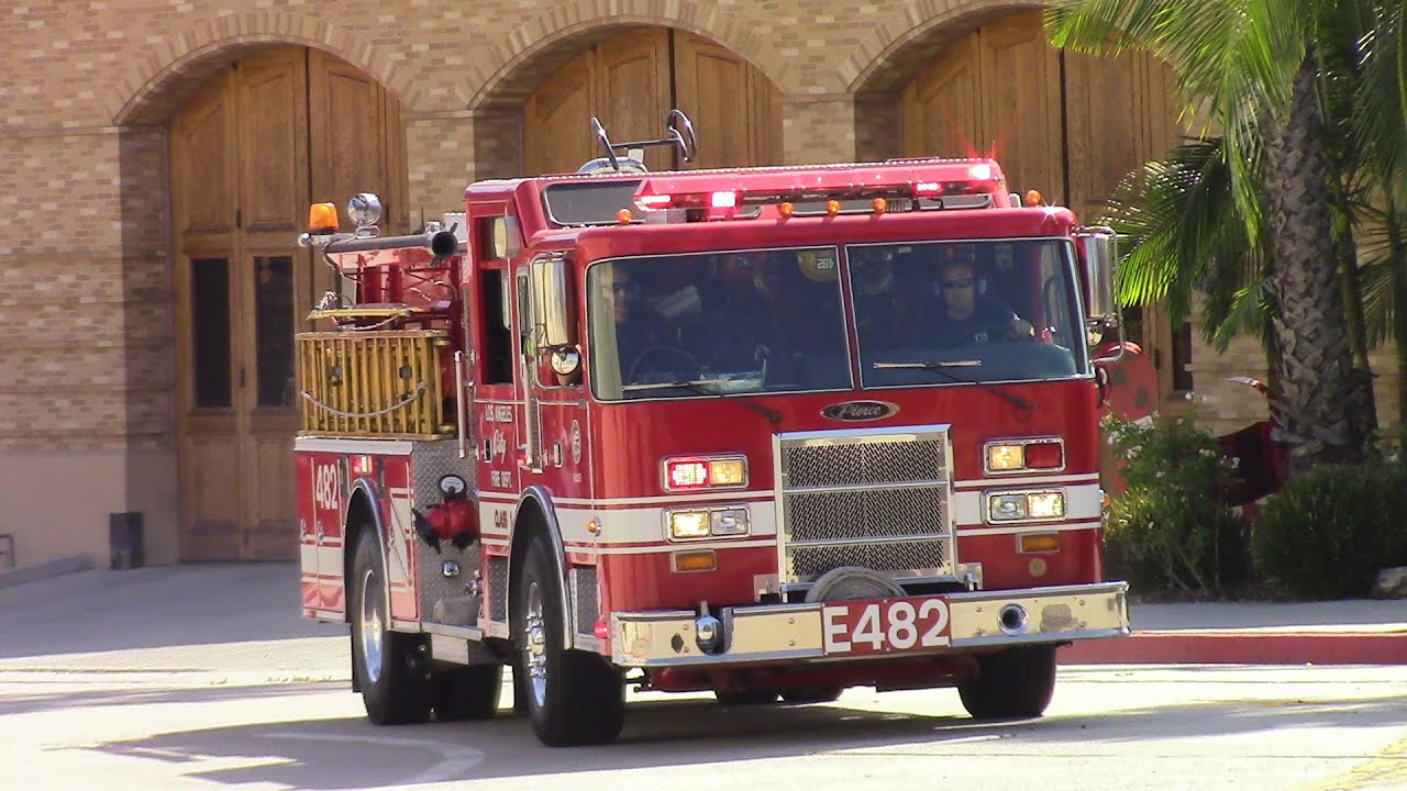 (Lots of Air Horn) LAFD Engine 482