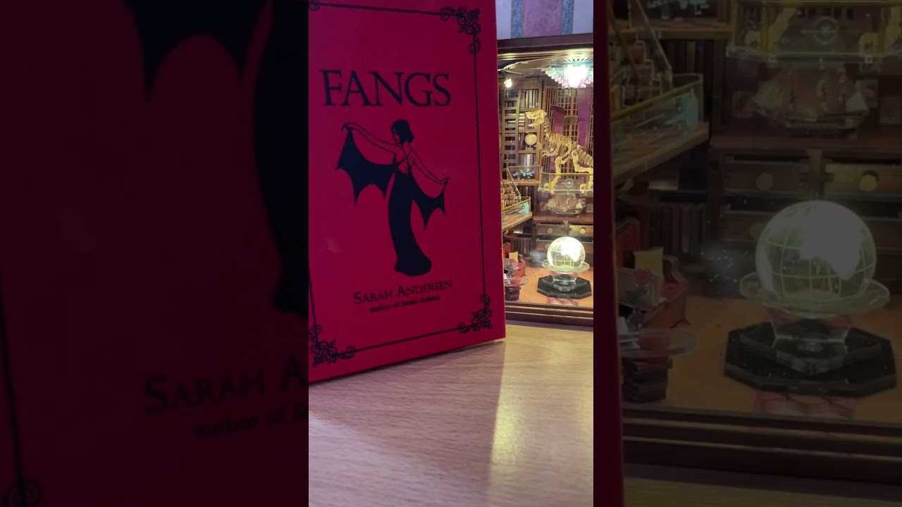 Fangs - Sarahs Scribbles (a book review)