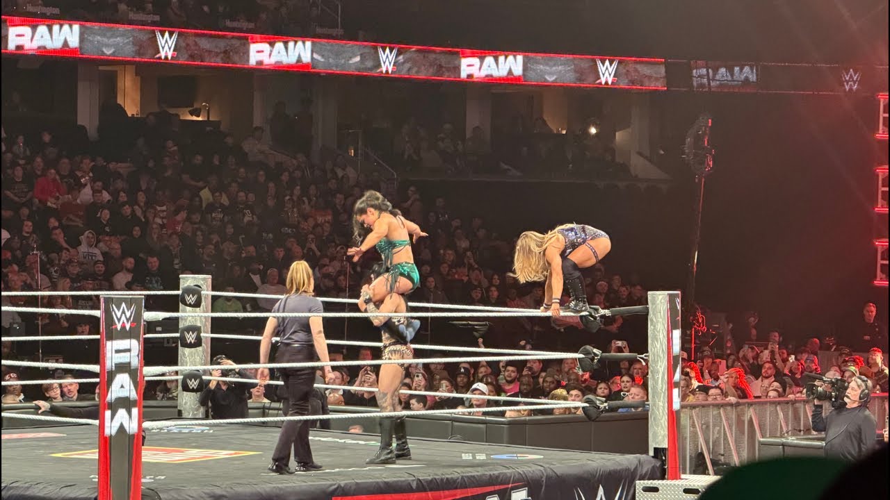 WWE en vivo hoy 9 de febrero del 2026 por Hola Soy Yunior  is live