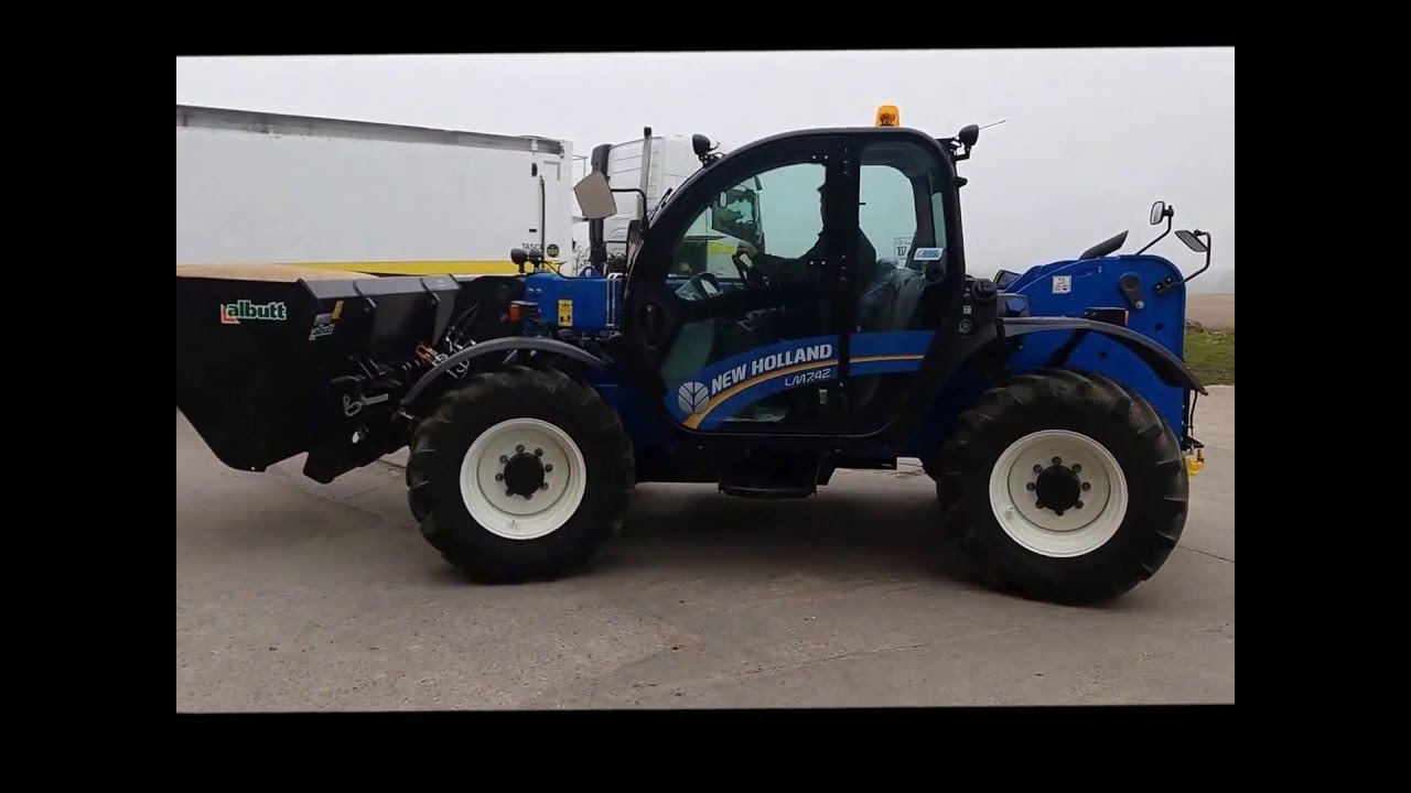 C&O Tractors demo New Holland LM 7.42 Telehandler