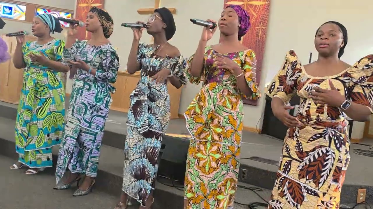 BAAMBI MUCWE TOINE BY PHILADELPHIA CHOIR.