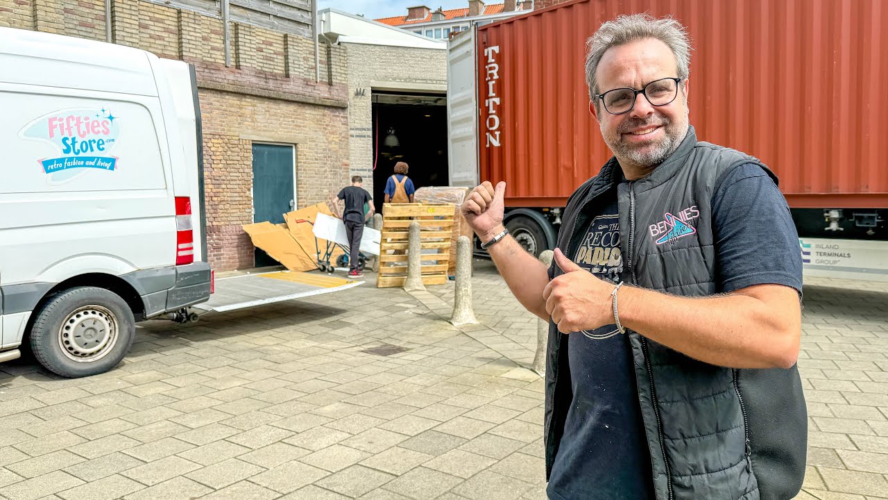 Een Container VOL Jukeboxen! Bennies Fifties