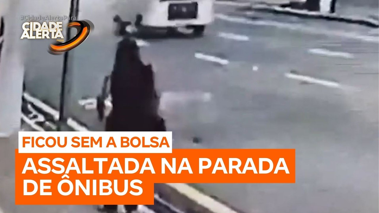 Mulher tem a bolsa roubada em parada de ônibus no bairro Cremação, em Belém (PA)