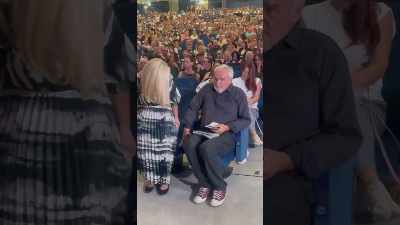 Glumac Slobodan Ćustić Ćusta na koncertu Ane Bekute