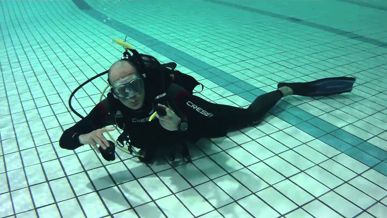 PADI Divemaster IDC Skill 12: Neutrale Tarierung - mittels Mund