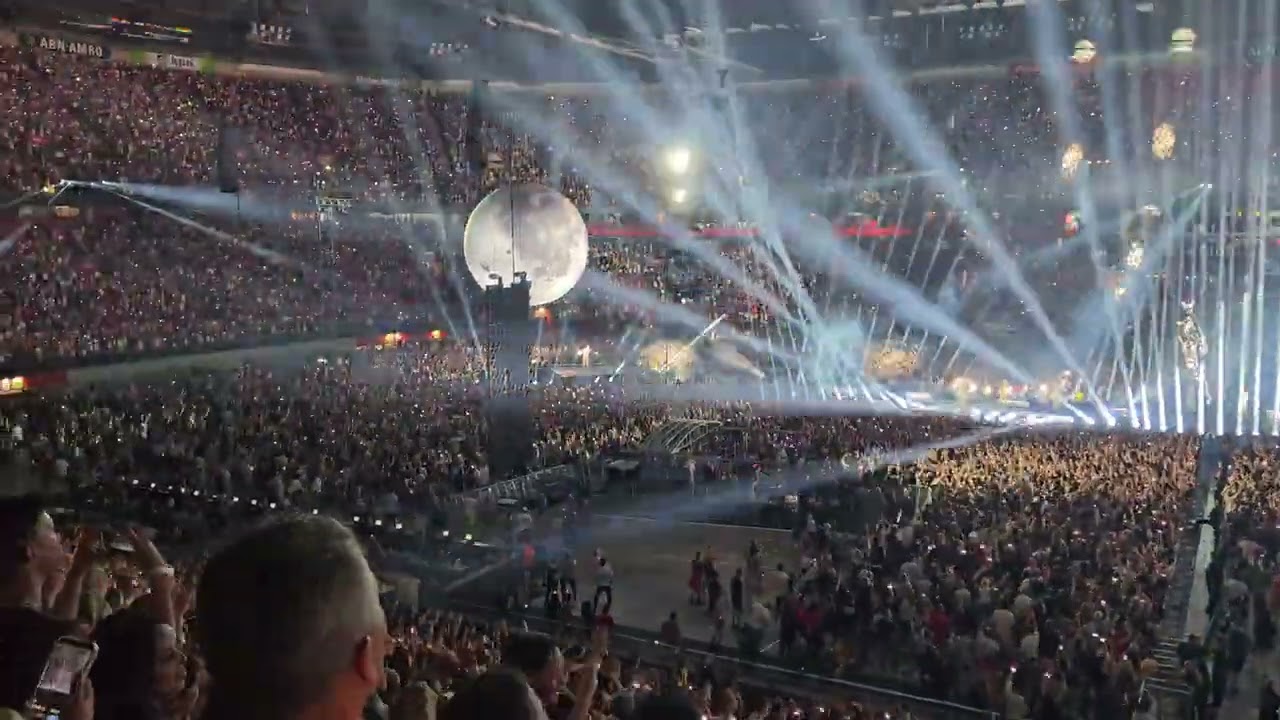 The Weeknd - Blinding Lights (Live)
