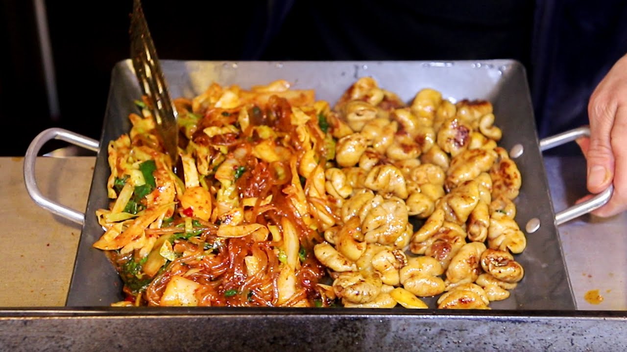 동대문 곱창골목 5가 곱창┃잡내가 안나는 쫄깃한 야채곱창┃Korean Grilled Intestines with Vegetables┃Korean Street Food