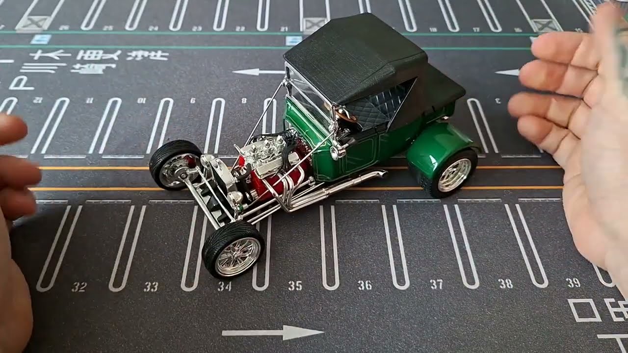1:18 Road Signature 1923 Ford T Bucket Soft Top