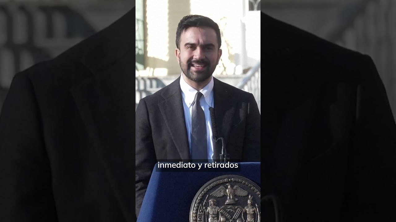 Lanzan EXPLOSIVOS frente a casa de MAMDANI durante protesta ANTI-ISLAM