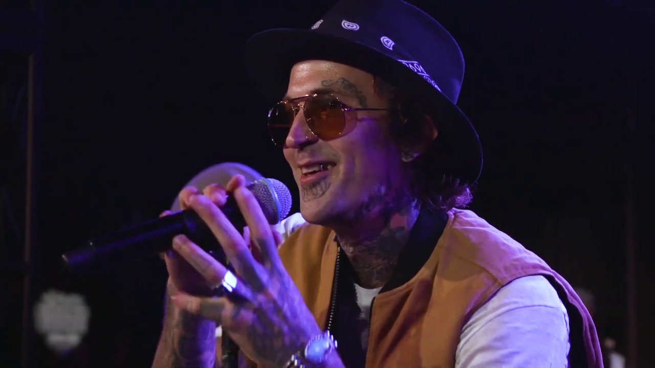 Yelawolf Performs 