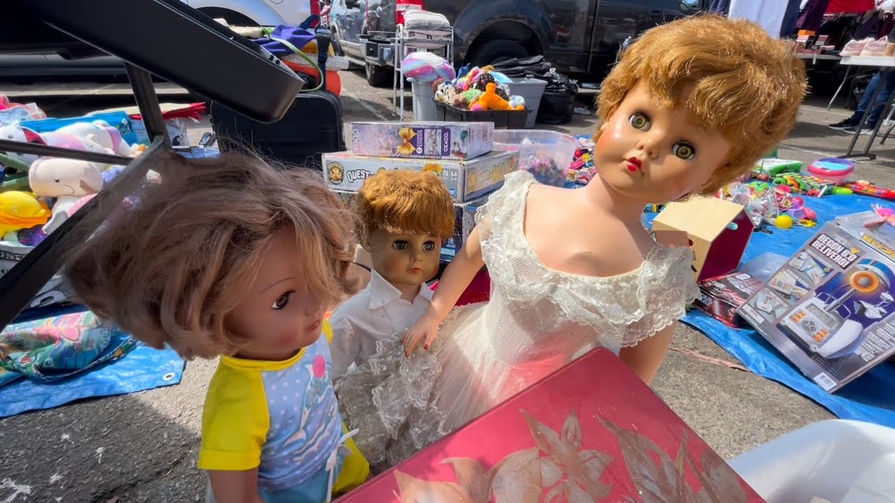 Thrifting Vintage Dolls at Flea Market. Comprando Muñecas Antiguas en el Tianguis.
