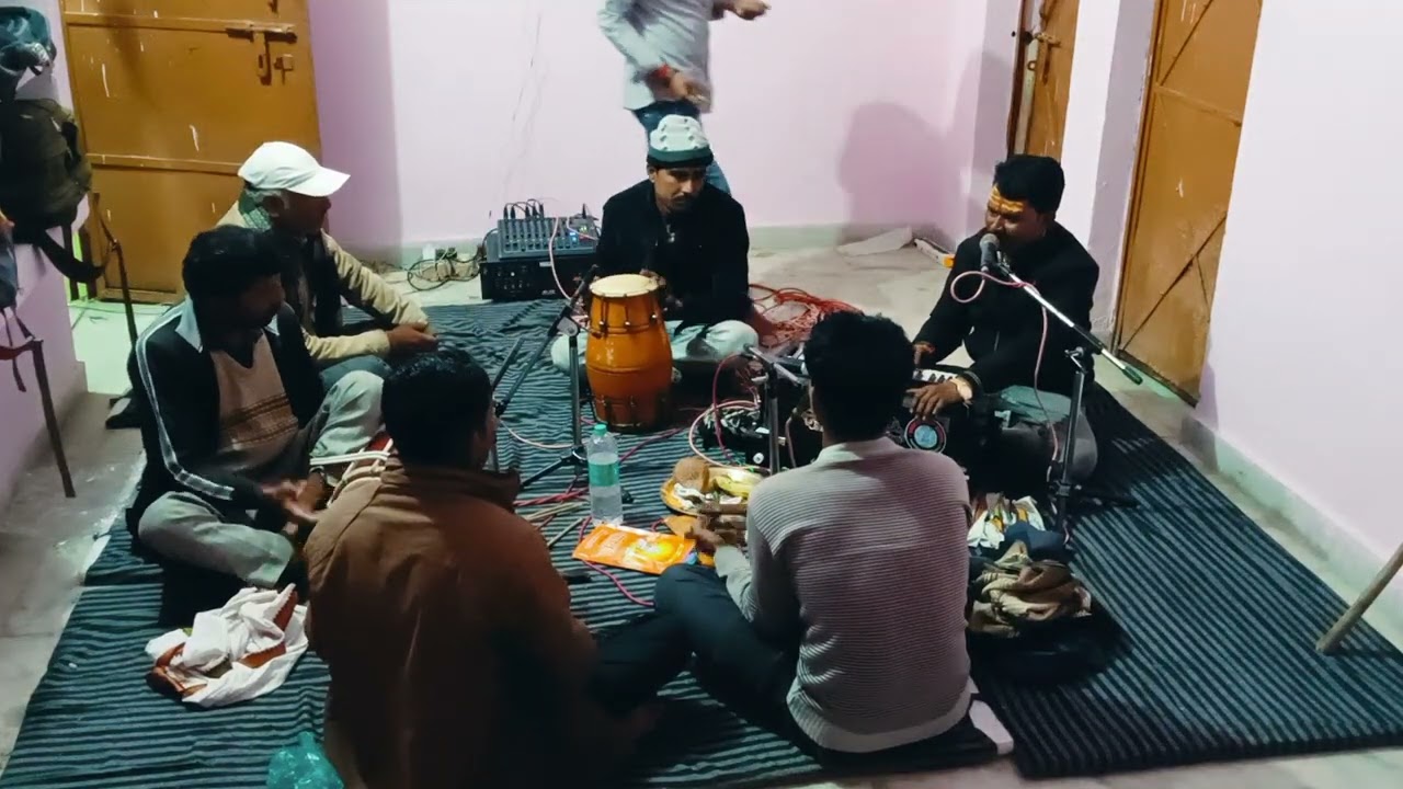 चित्रकोट में कामदा नाथ की परिक्रमा में 🙏 अखण्ड राम धुन 🙏 महोड पार्टी 👈 जय श्री राम 🚩🙏