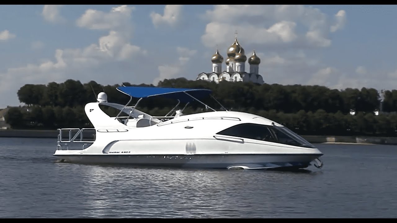 High-speed yacht Looker 440S