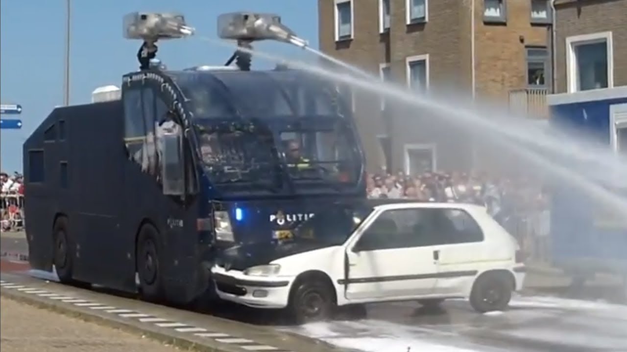 Prio 1 Waterwerper Mobiele Eenheid Politie Haaglanden SAR Katwijk 2018