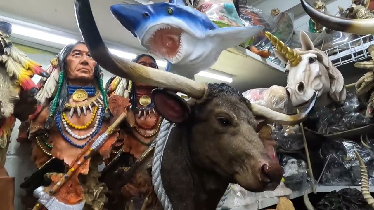 Cabezas y estatuas de resina en Mercado Sonora 🤖🐴🦄🐲🐎🦌🐖