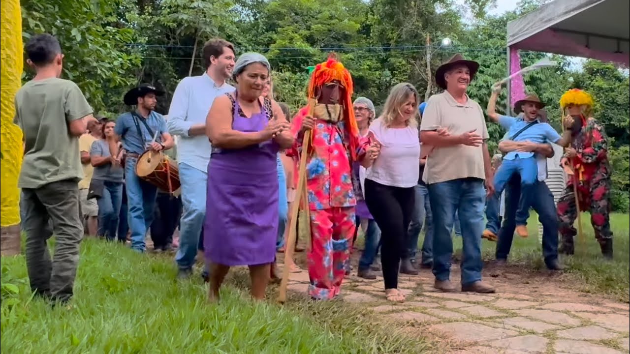 MUiITA ANIMAÇÃO NA RECOLHIDA DA FOLIA DE REIS EM LÁGES - ITAPURANGA GOIÁS - VÉSPERA DE FESTA
