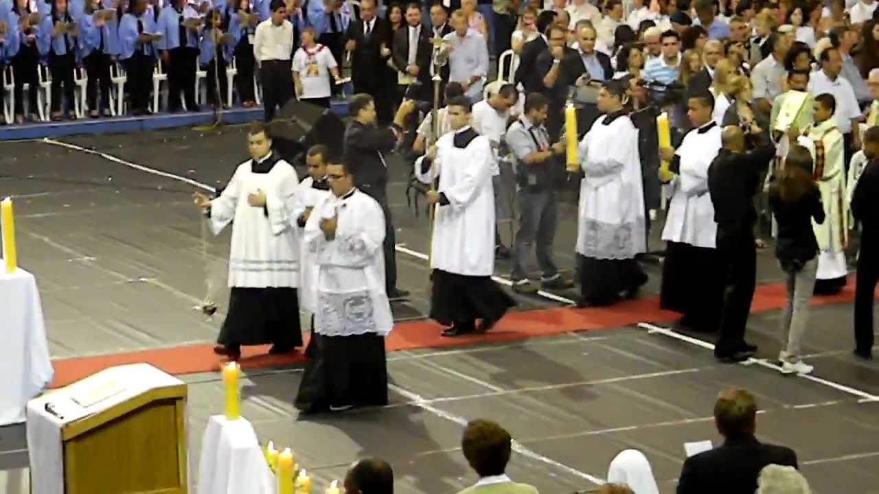 Procissão de entrada na Missa de Posse de Dom Joaquim Justino Carreira, Diocese de Guarulhos