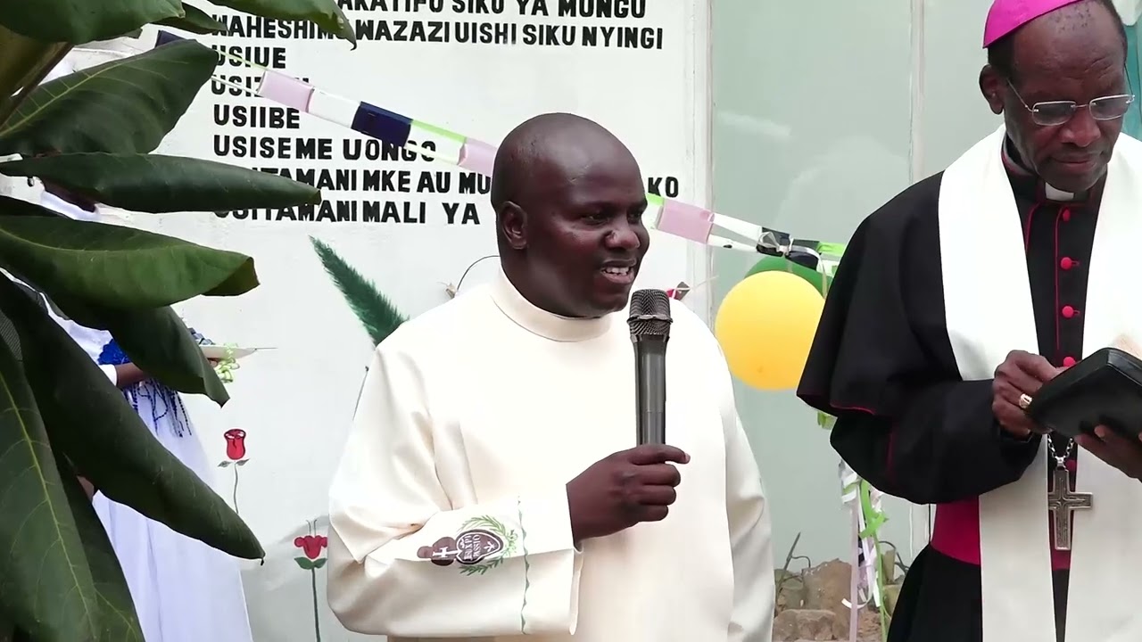 ASKOFU ABARIKI GROTTO YA ST MICHAEL CATHOLIC CHURCH