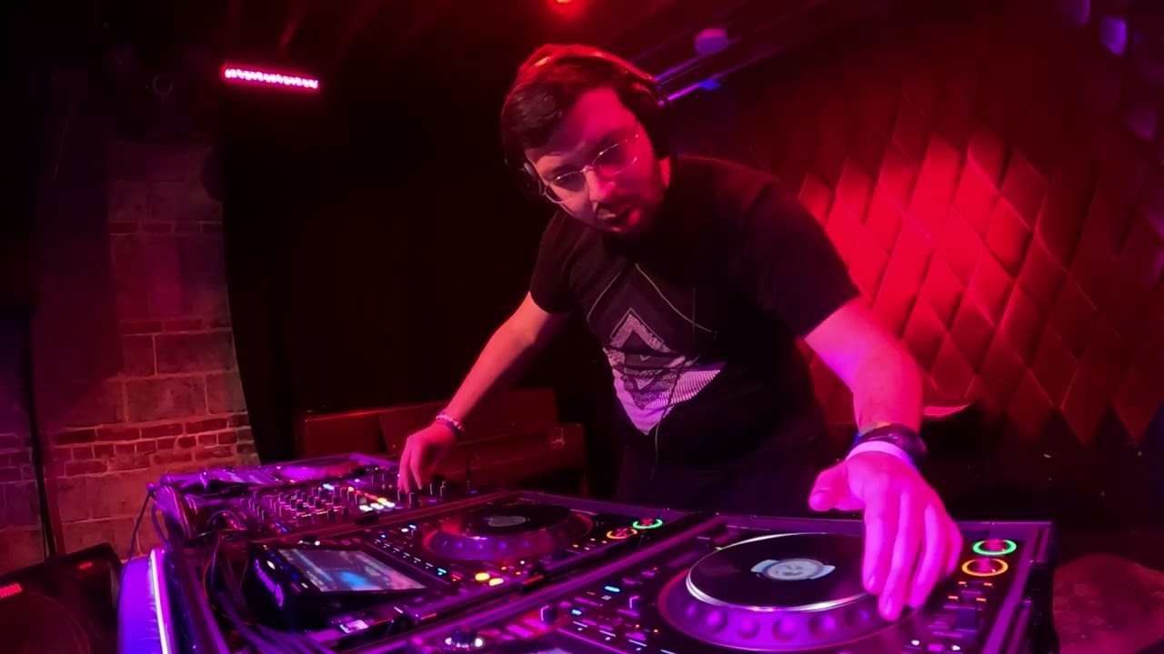 Drum And Bass Mix To Do Your Taxes To!