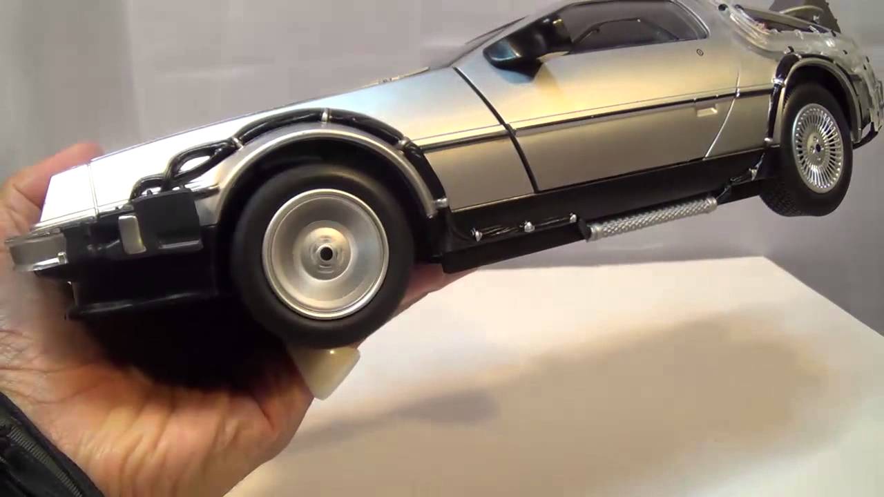 Back to the Future toys - 1:15 Diamond Select Delorean - Marty & Doc Funko Reation  figs - wicketAP