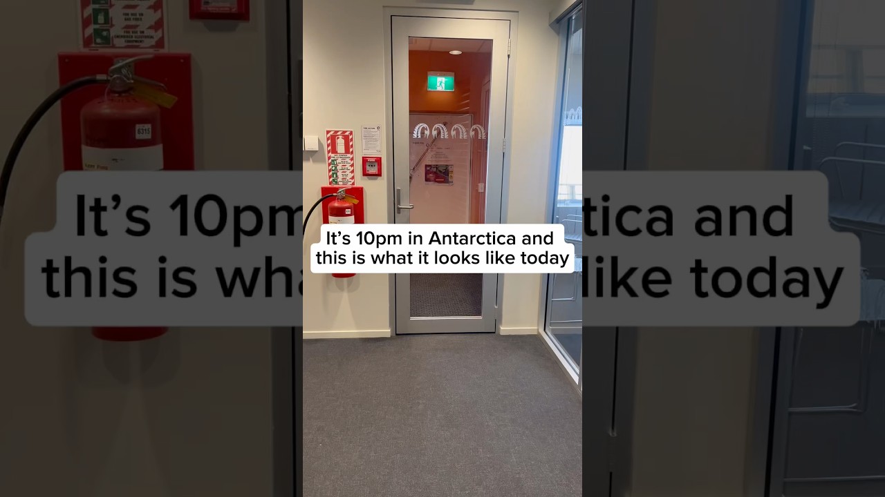 This is what Antarctica looks like today during the midnight sun