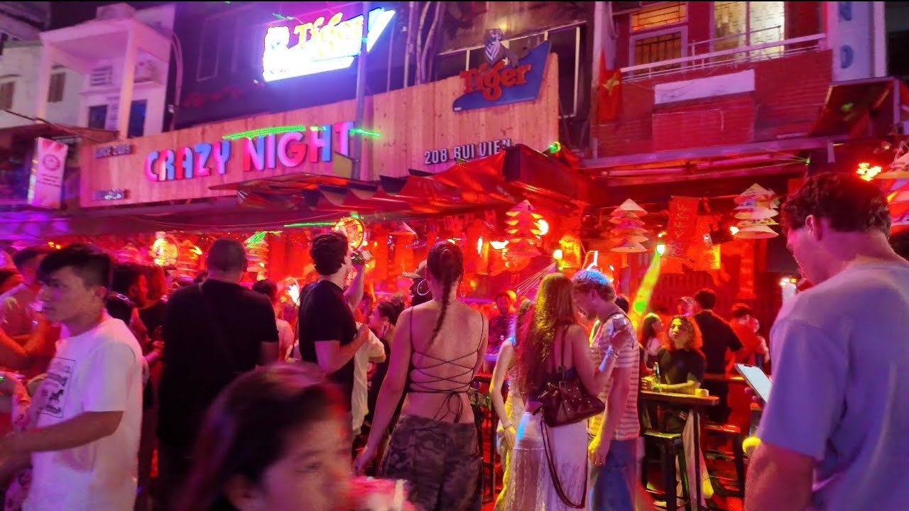 TRỰC TIẾP PHỐ ĐI BỘ NGUYỄN HUỆ vs PHỐ ĐI BỘ BÙI VIỆN HẾT HỒN NHẢY CỰC SUNG MỪNG U23 VIỆT NAM 
