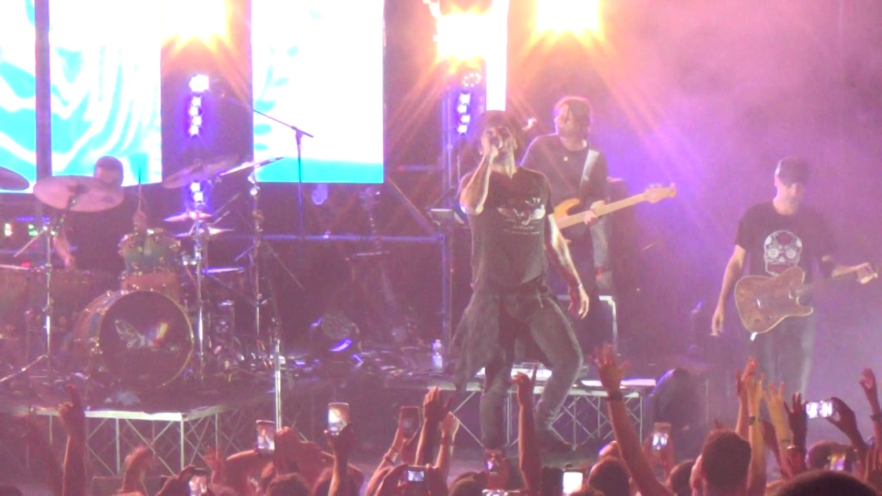 Fabrizio Moro - Un pezzettino - live Fiesole (FI) 05/07/2017