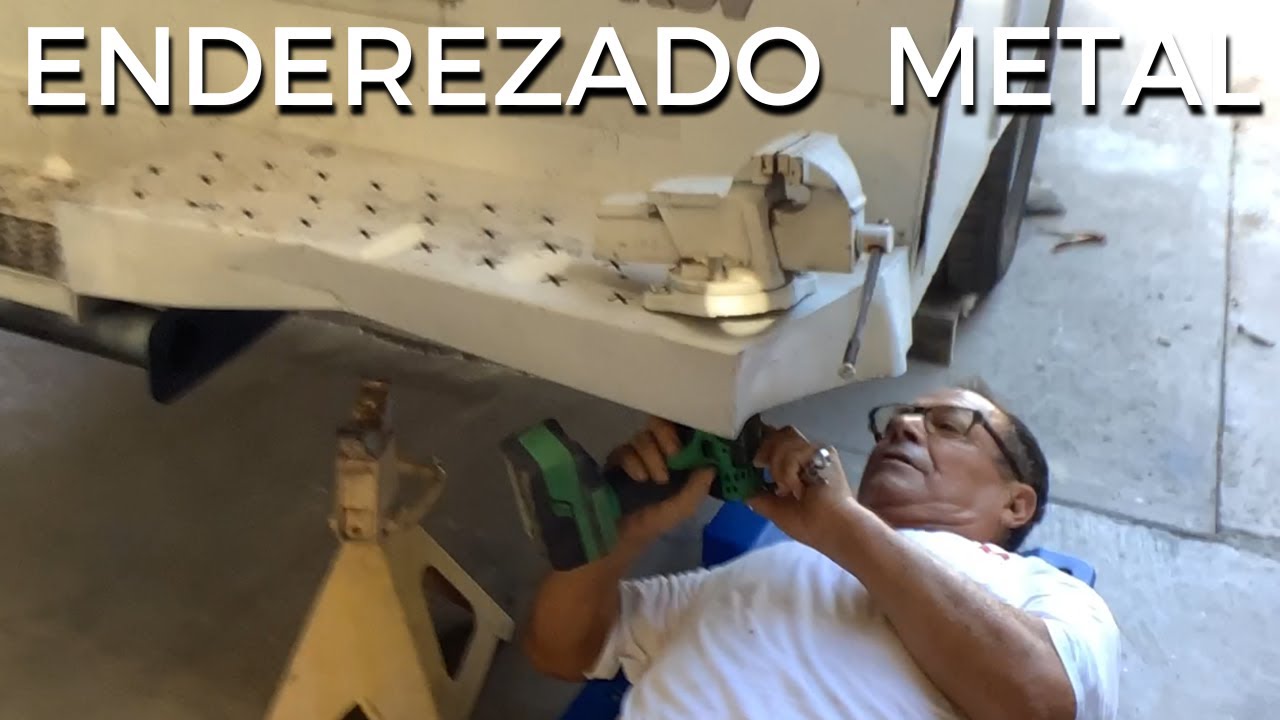 reparasion de bumper de metal en una camioneta