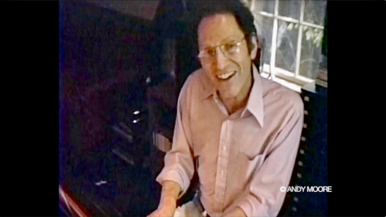 Tom Lehrer Singing 