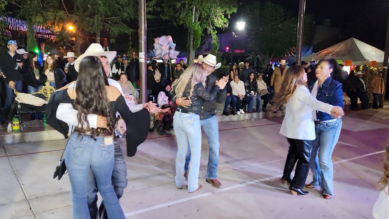 BAILE POR LA NOCHE EN TLALCOSAHUA HUEJUCAR JALISCO