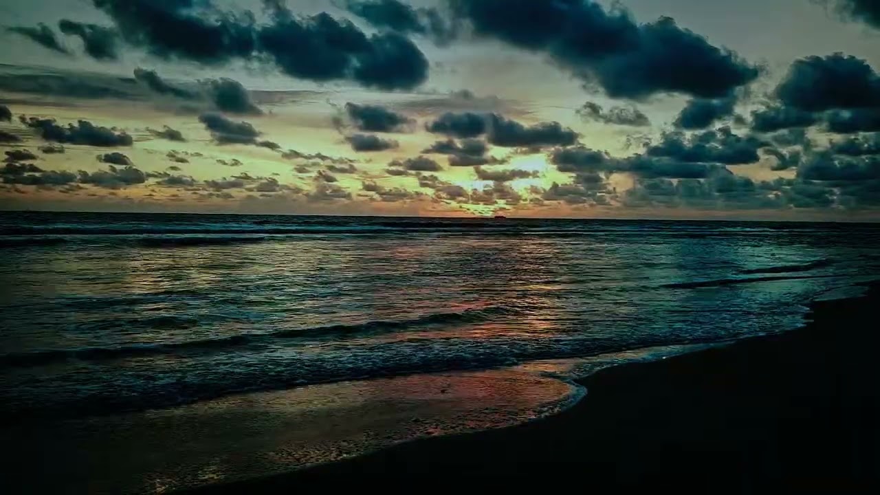 Cold Outside, Warm Sunset Inside☀️ | Winter Ocean Relaxation