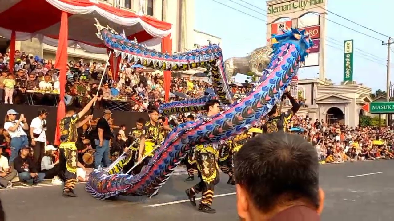 Atraksi dan Tarian Naga