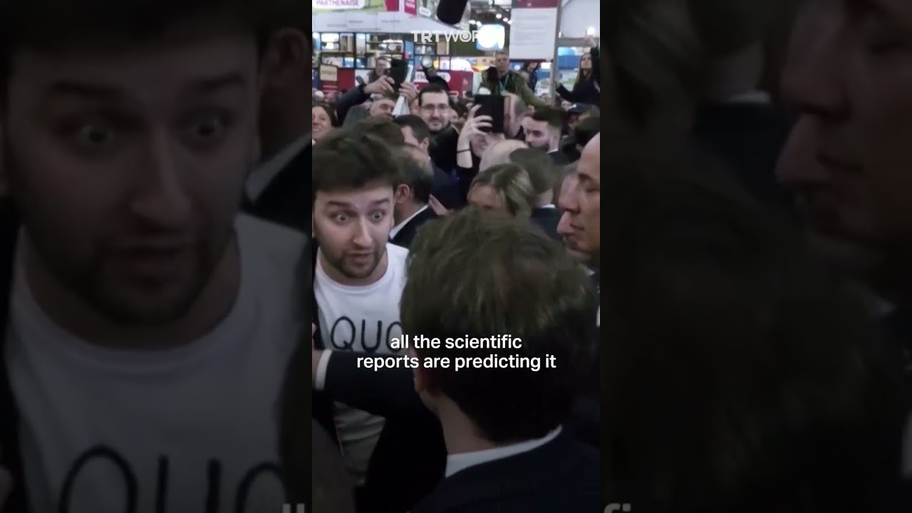 Президента Франции преследовали критикой