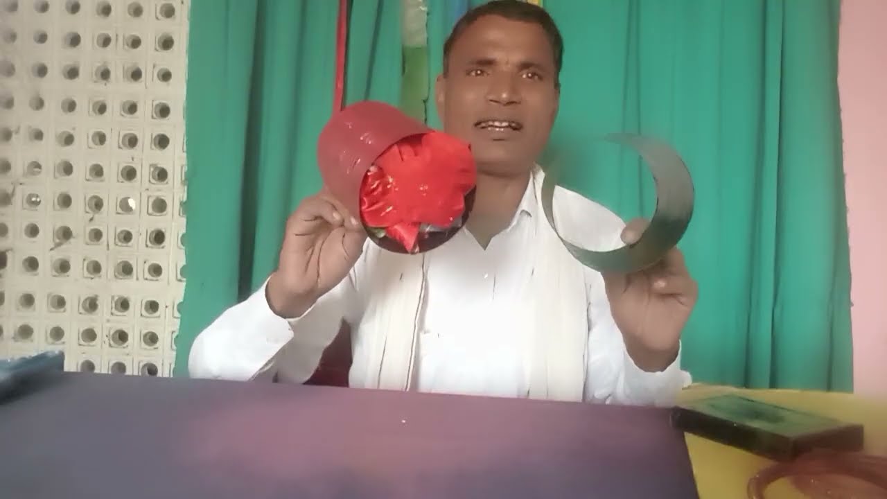 जादू मंत्र से दो खाली पाइप से ढेर सारा सामान निकाला 