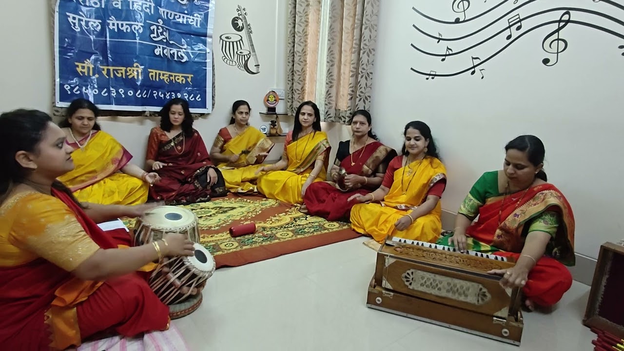  स्वरमयी क्लासच्या विद्यार्थिनींचा अंबेचा जोगवा
