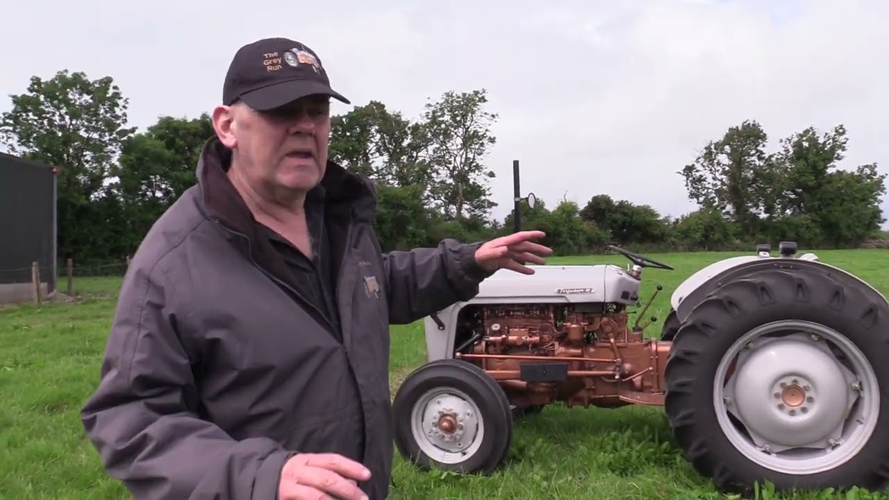 Back with Vintage tractor collector Andy Clancy 'The Fergunson Goldbelly'