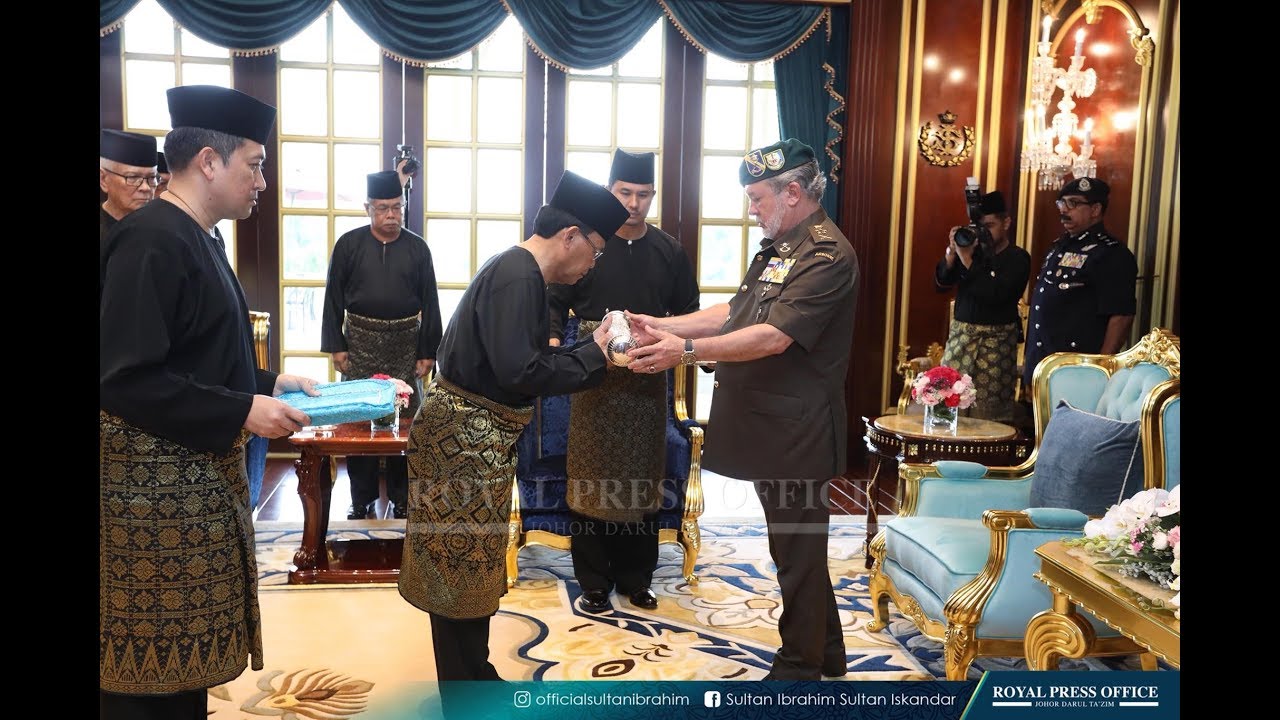 OSMAN SAPIAN ANGKAT SUMPAH MENTERI BESAR JOHOR KE-16