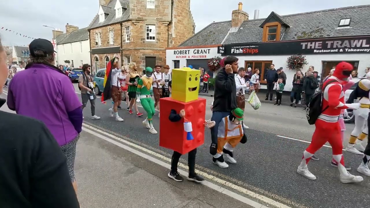 day 5 golspie gala parade