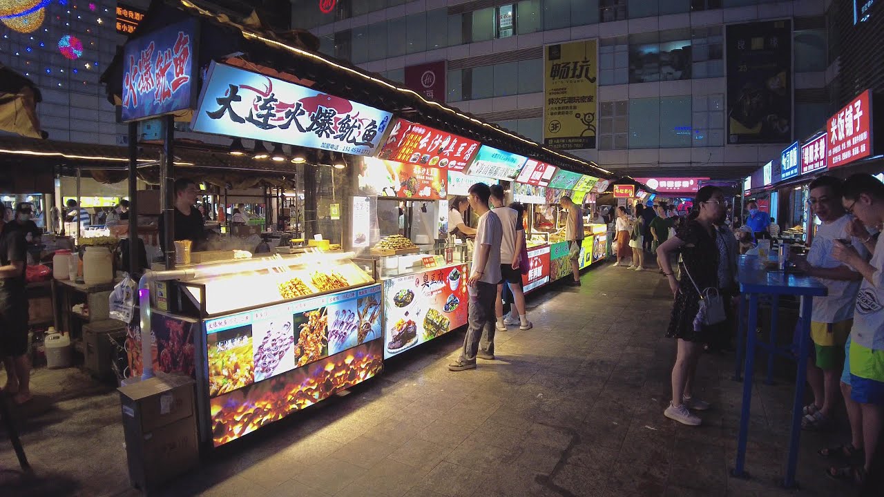 9月10日成都夜猫子夜市走走On September 10th, I went to the Night Owl Night Market in Qingyang District, Chengdu.