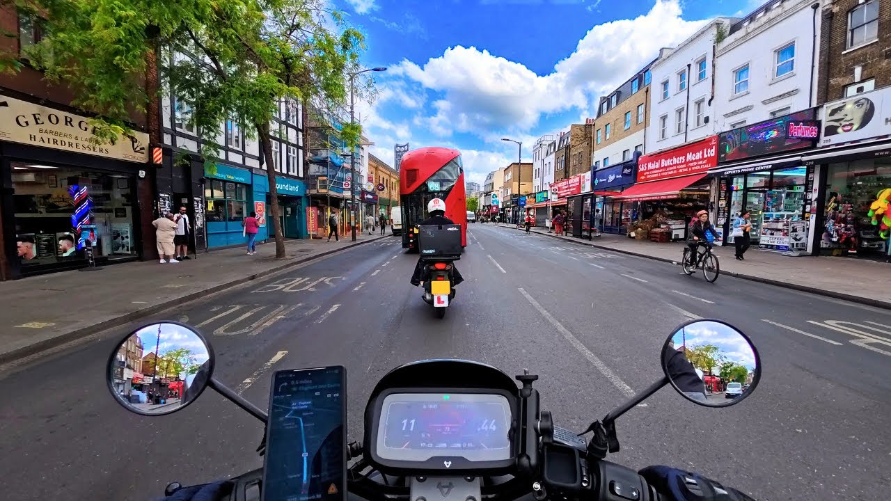 Monday Morning Delivering Parcels In London On My Moped – Oxford Street Vehicle Ban Is Coming Soon!